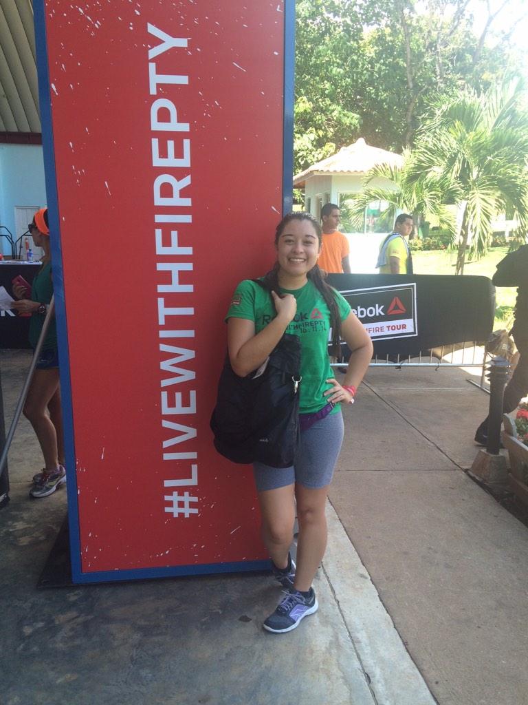 Julissah13's tweet photo. Gracias por mi regalito... Esta SUPER!!! @ReebokPanama #LiveWithFirePTY http://t.co/KmEJYVwKUS