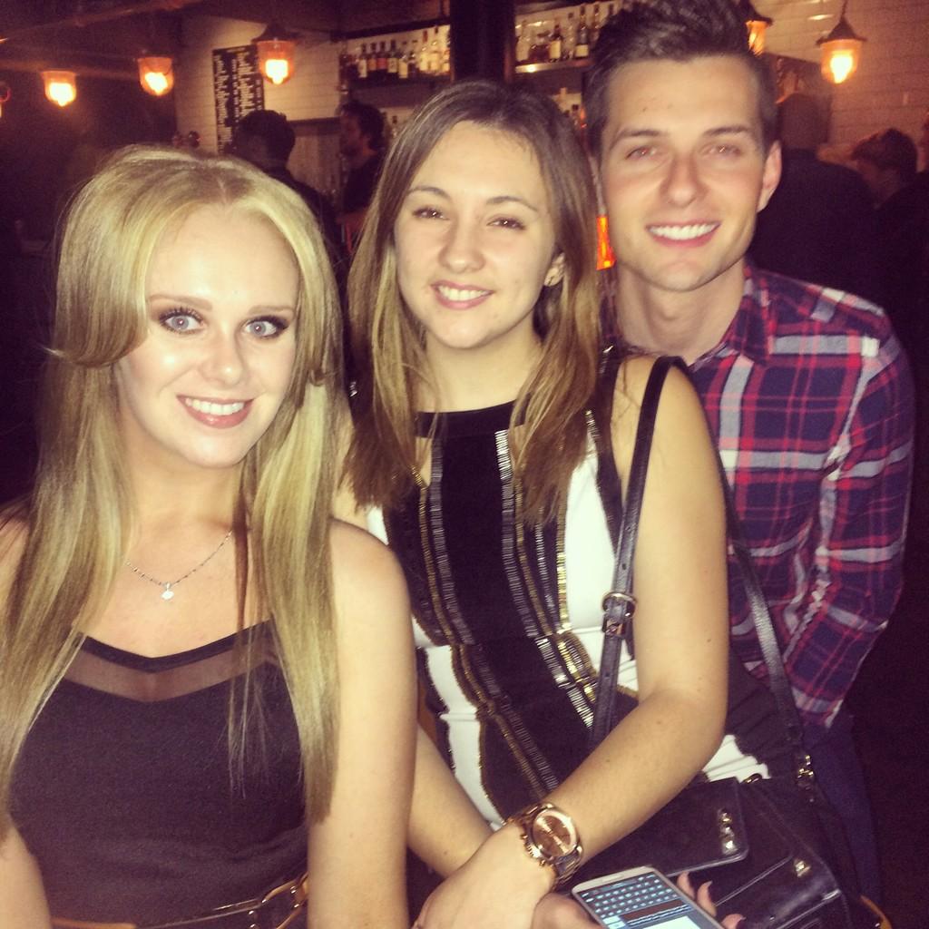 BecRowlands_218's tweet photo. Manchester Reunion 👭🍸💕 http://t.co/7P7hXDNukC