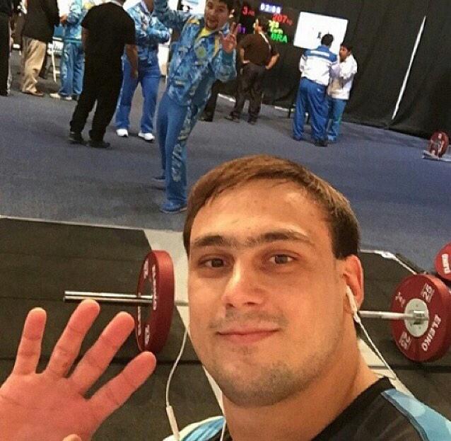 zhussiptegi's tweet photo. Кызылордалыктар аланга шыгып колдау корсеттi адеттегiдей,Елбасы конырау шалды чемпионымызга! Мiне,бакыт,шын куаныш!!! http://t.co/ct26rqTPbx