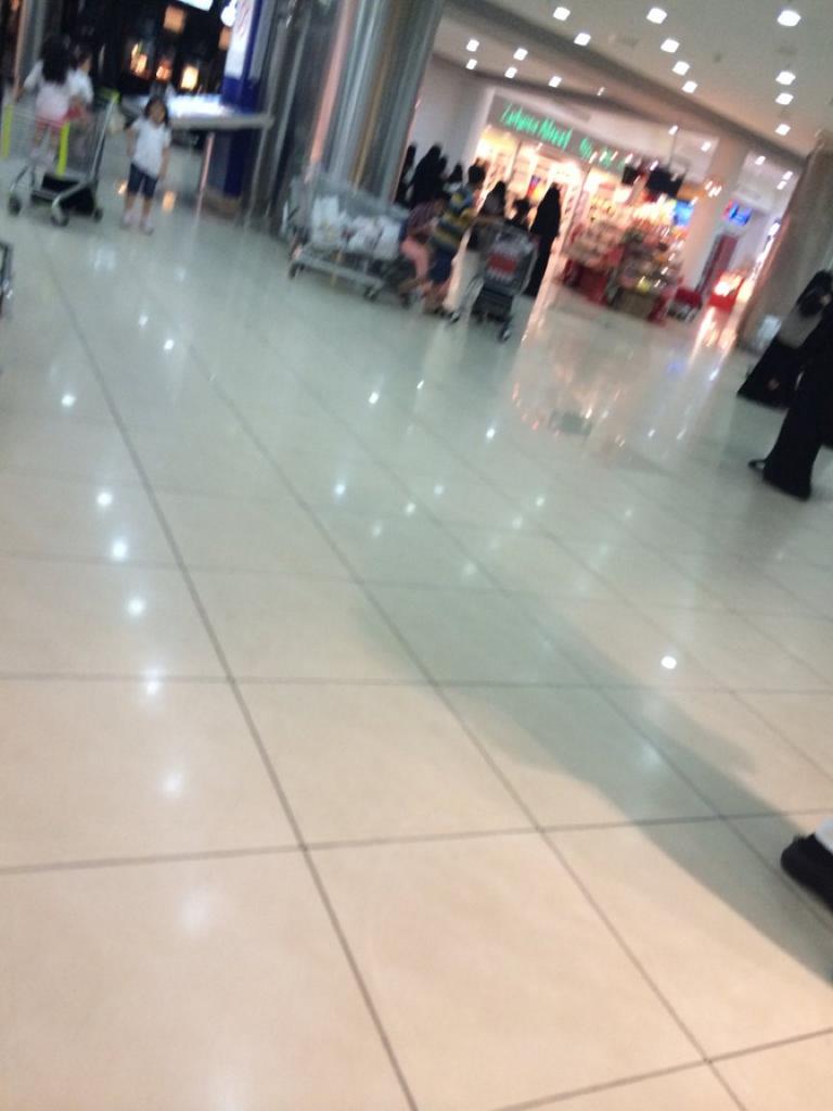 Dema054's tweet photo. بالعثيم ي لبى مين يبغى يجي http://t.co/1IJvymjOL6
