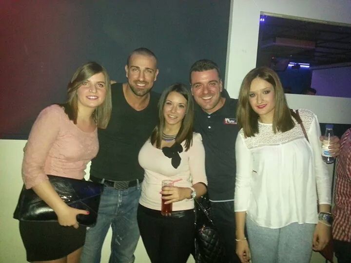 patitagc20's tweet photo. Buena noche la de ayer con @RAFAMORATETE @Bea_Jodar_ @elenamm25 http://t.co/Y51lOwKq5Z