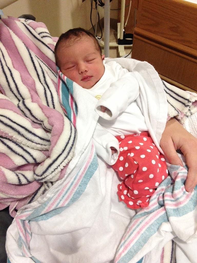 mimihaddaway's tweet photo. So happy at how cute she is! http://t.co/1XpD3h8Plf