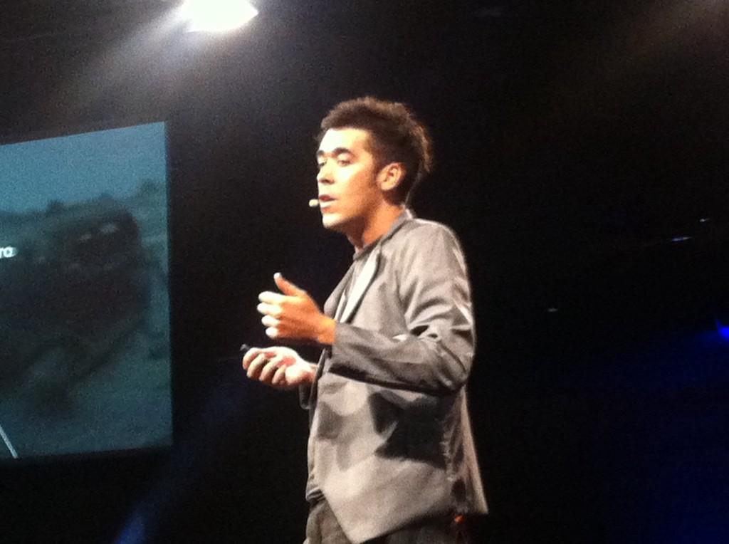 jorgegroove's tweet photo. Steve Ponto em sua primeira apresentação na Intercom - produção de vídeos - #intercon2014 http://t.co/jDZIpySe8I