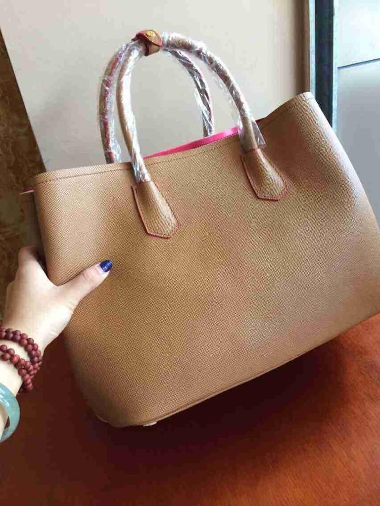 Luna__Viola's tweet photo. Prada killer bag💁soft apricot match anything you wear!!! http://t.co/XBtm9rfOYR