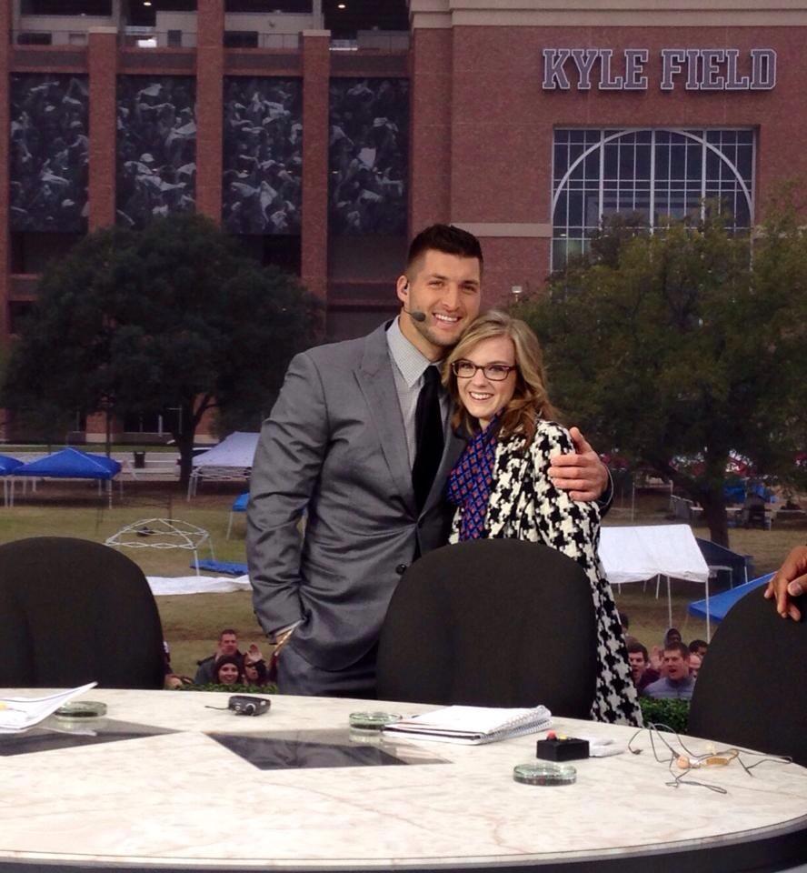 TimTebow's tweet image. Loved spending time with Chelsie and her fam this morning! Chelsie, you are an inspiration! #W15H @tebowfoundation