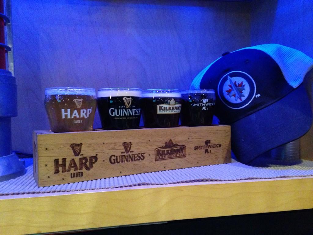 CheerBarGrill's tweet photo. 12.99$ gets you any burger any side* and a pint all day and night @JekyllnHydesWpg  Jets on at 6. @arcticicehockey http://t.co/9VzwgvLagM