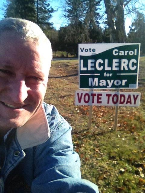 Having fun putting up my Vote Today signs with permission from Mayor candidate <a href="/CarolLeclerc3/">@CarolLeclerc</a>. Recycled.