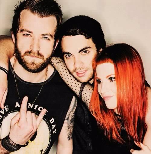 ParamoreArmies's tweet photo. #MTVStars Paramore http://t.co/kPiFqAZ8gY