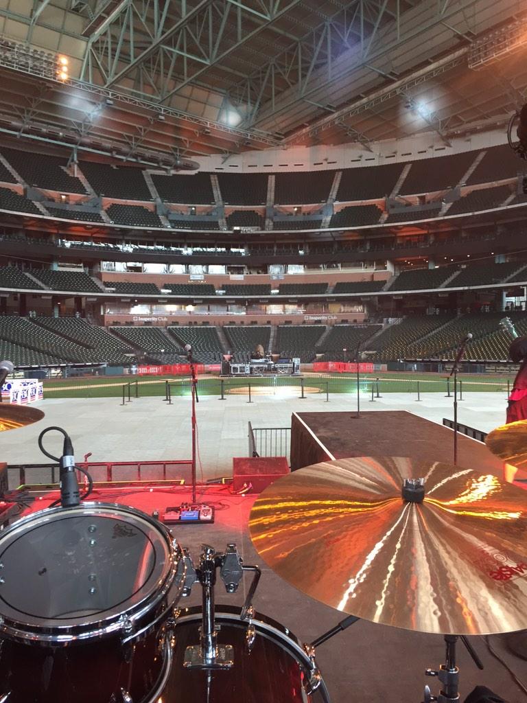 drummerer's tweet photo. Taking my love for drumming to off-season pro baseball parks. #enormodome #jadatao http://t.co/RpYGaJwlbU