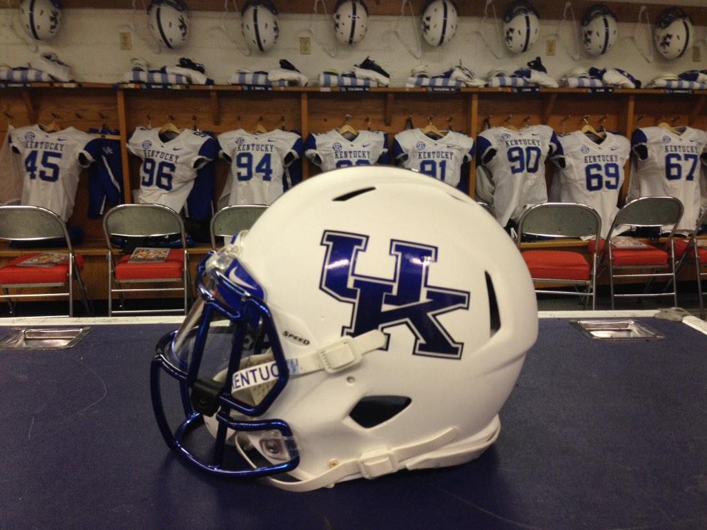 UKequipment's tweet photo. @UKFootball uni today. Uniswag in the house! "@Uniformswag: The exclusive look at the @UKequipment unis for today  http://t.co/lXaEeFSWsb"
