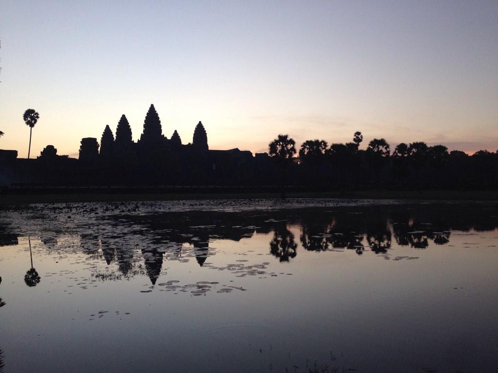#siamreap #cambodia #sunrise #epictrip #travellingwithdad @AviosUk