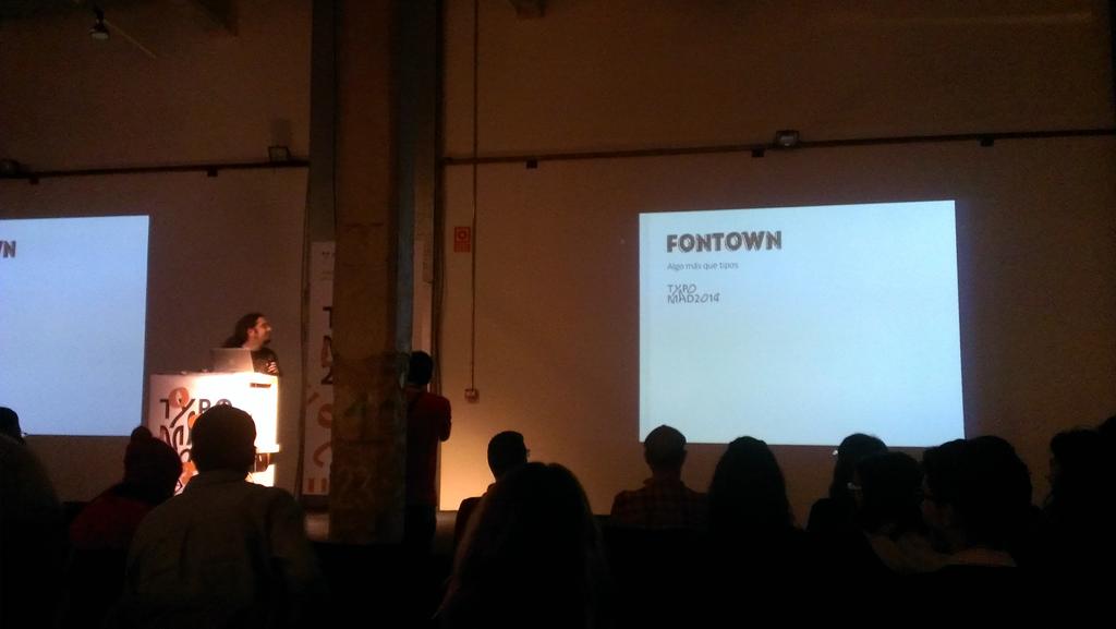 ilusteo's tweet photo. @JoseRGB presentando #fontown en #typomad #typomad2014 http://t.co/WKJsWGqcXH