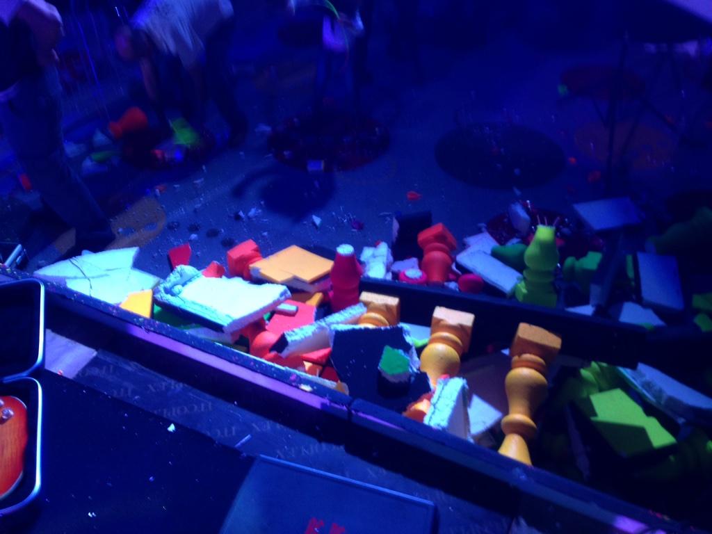 MishapsOfficial's tweet photo. What happens when you play "Smoke On The Water" at a 12 year-old birthday. http://t.co/LCGJuvLPQX
