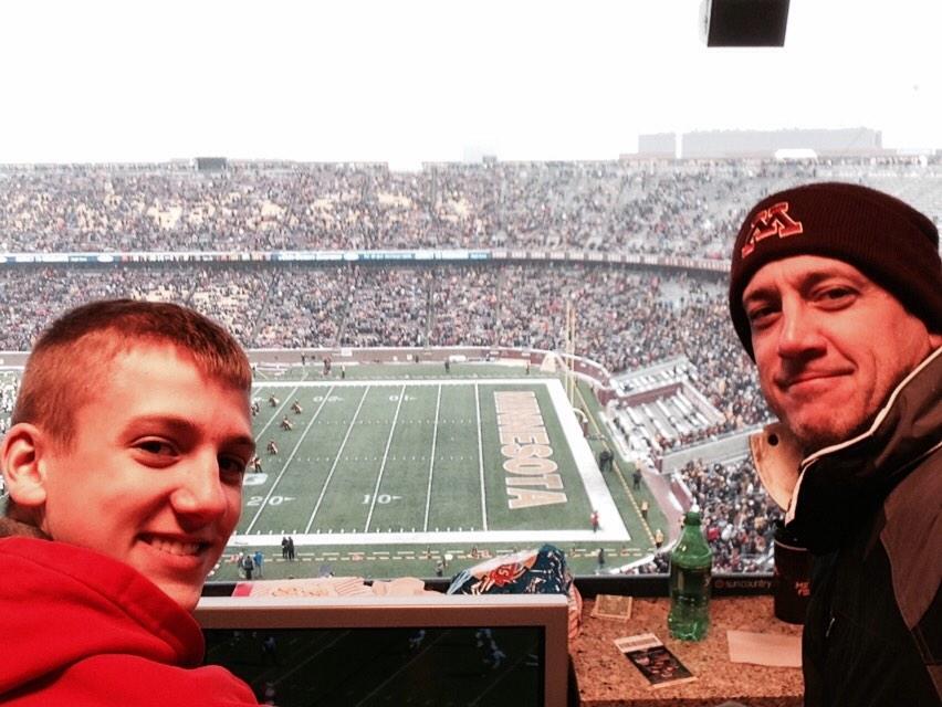 PatrickThorsell's tweet photo. @SunCountryAir @Thorsell_Nick Thank you for the awesome heated seats and all the comps! #FirstClassFootball http://t.co/sOpNZCR7O6