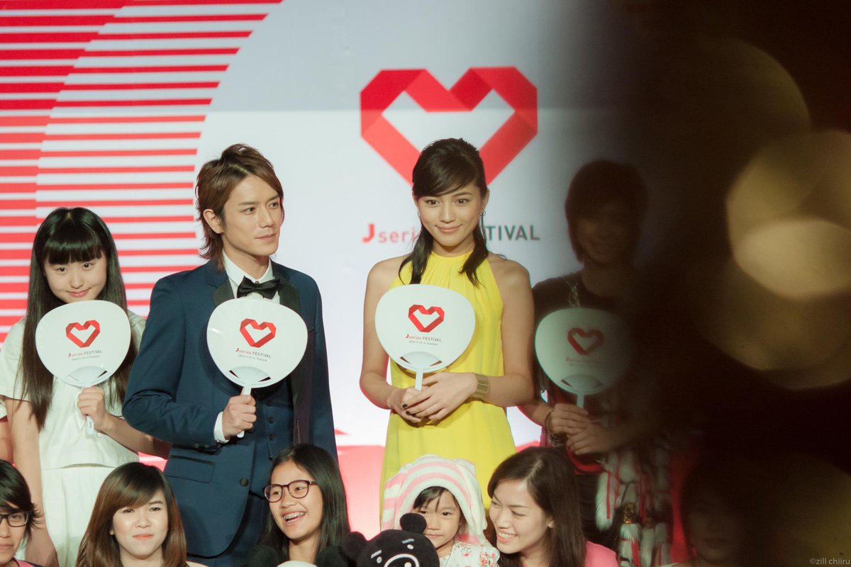 zill_chiiru's tweet photo. #WelcomeBackTackey #WelcomeBackHaruna 2 คนนี้เคยมาไทย 4 ครั้งเท่ากัน :D #jseriesfestival #JSeriesFestival2014 http://t.co/B0dz7WnjaA