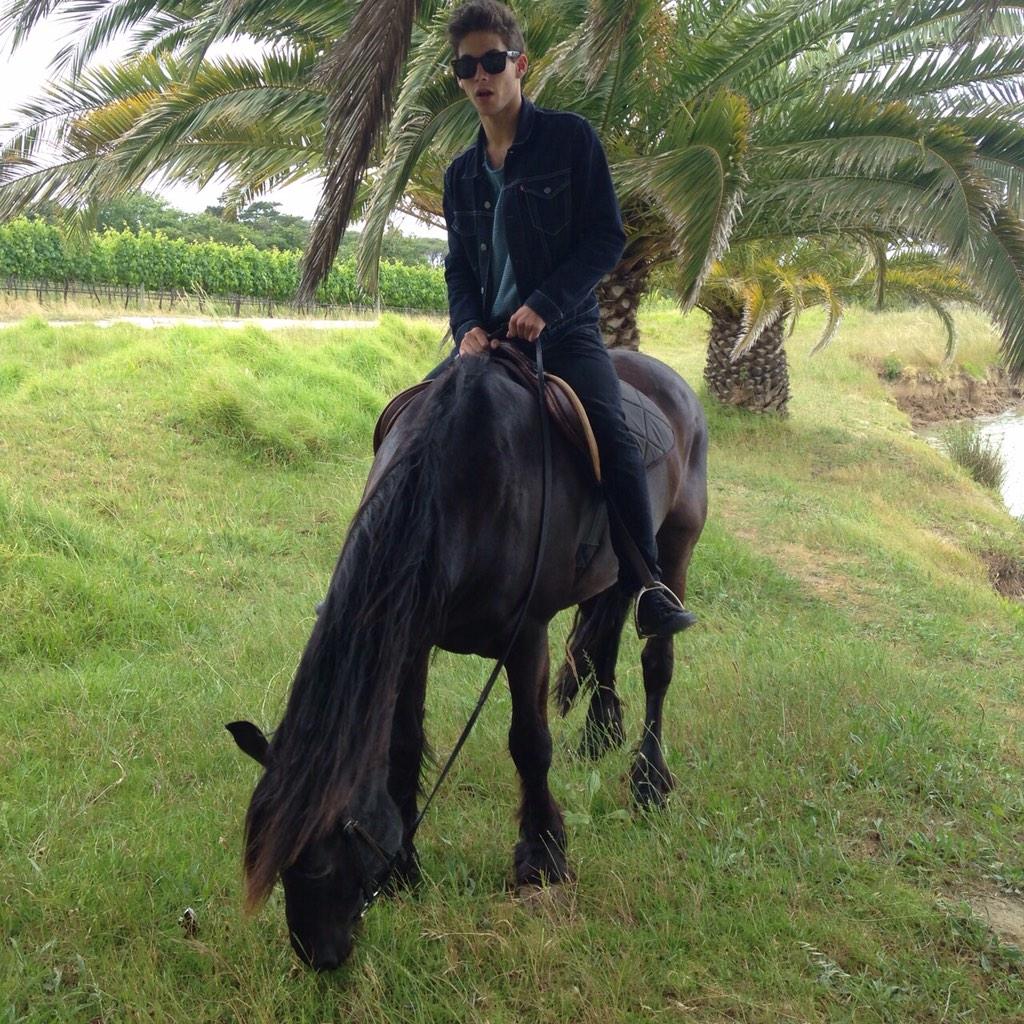 CheStorm's tweet photo. Rode a horse today #horse #newhaircut #freshcut #boy http://t.co/qbn72Wg5ah
