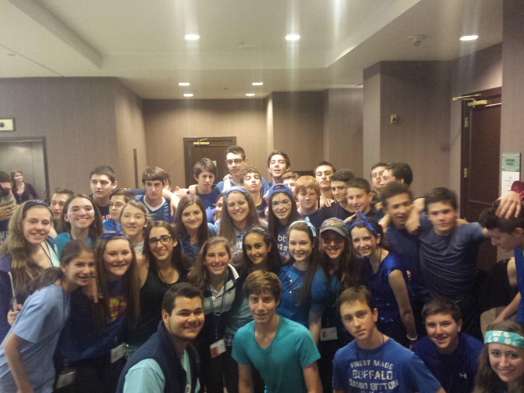 Leviticus2387's tweet photo. Having so much fun at fall convention!!!! #FALL4IT #llamapride http://t.co/WMxUXOiZcp