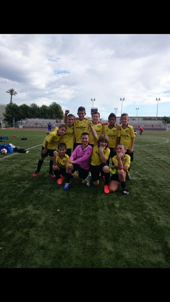 RacingPlayas's tweet photo. Gran jornada para el fútbol base del club!! Se lo pasan en grande!!
#orihuelaCosta #VamosRacing http://t.co/AvO4NWdMkZ