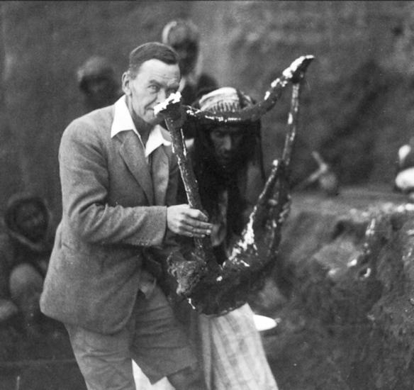 Amazing Historical Photo of Leonard Woolley in 1922 