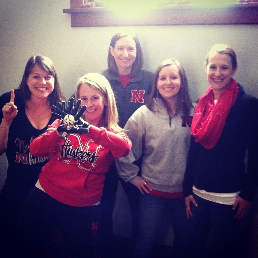 Jillica402's tweet photo. #jazzercisestream is ON! RT @JazzerciseLincN This is how we tailgate! #JazzerciseLiveStream #Huskers #beatwisconsin http://t.co/2OL3Z3xMl6
