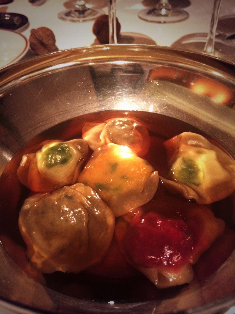 FrenchChefWife's tweet photo. “@chefludo: Ravioles de legumes at Passard #eatinginparis #frenchfood http://t.co/urmhuKHC4h” @ArpegeLive #arpege #alainpassard