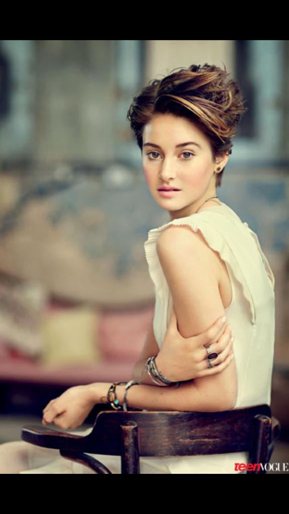 Happy birthday Shailene Woodley, ur not only my queen but my inspiration to be a more loving and appreciative person 