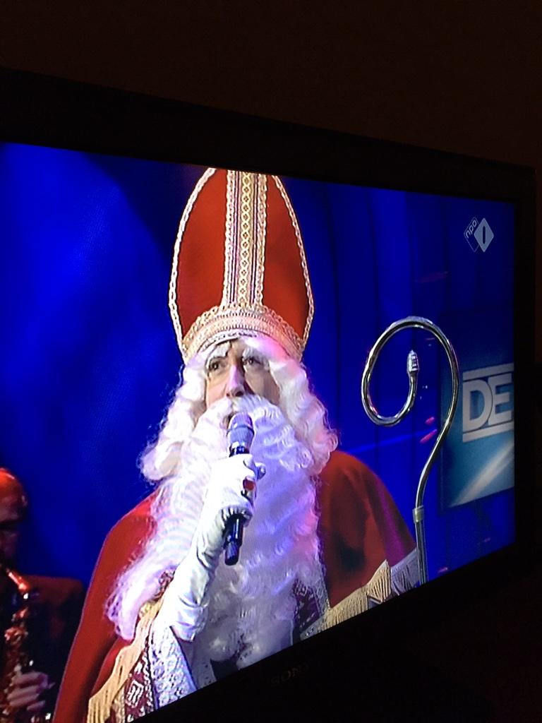 robs0409's tweet image. Blijf vooral zwart piet