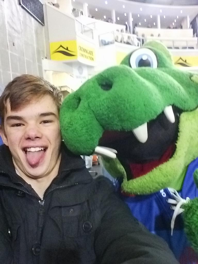 jdandroisin's tweet photo. “@BenTheAustin: @jdfreeradio #bestselfie #programmesellers #mascot #banter http://t.co/8bIEetFKDn” < Tonight's Winner @covblazehockey