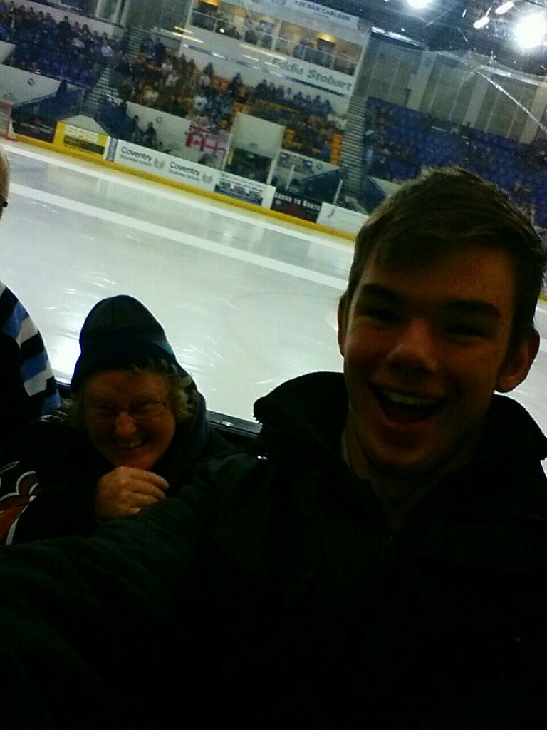 jdandroisin's tweet photo. “@BenTheAustin: @jdfreeradio #bestselfie #programmesellers #mascot #banter http://t.co/8bIEetFKDn” < Tonight's Winner @covblazehockey