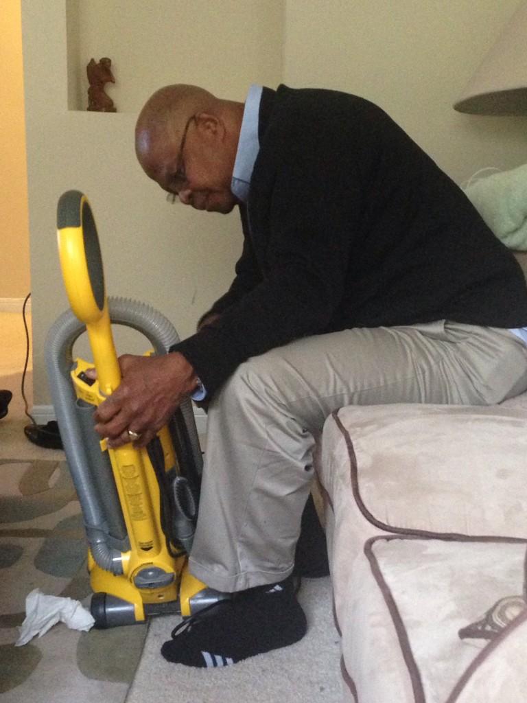 AClineThomas's tweet photo. Then he asked if I needed anything fixed. Why yes...yes I do! #dadsRULE #singledaughter #DaddysGirl http://t.co/u2YOflWbPg
