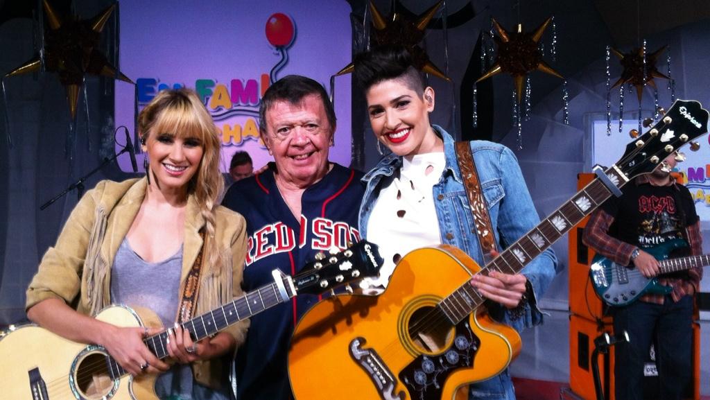 haashoficial's tweet photo. Grabamos #EnFamiliaConChabelo @chabelooficial no se lo pierdan mañana. 😘 http://t.co/KM3fRX2Pad