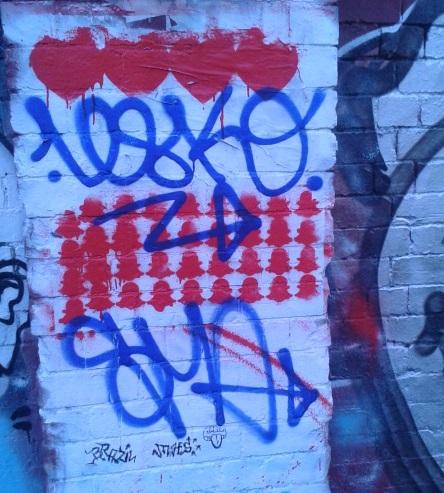MariaB074's tweet image. Like the pattern and tag thing going on here #graffiti #shoreditch #prettypattern
