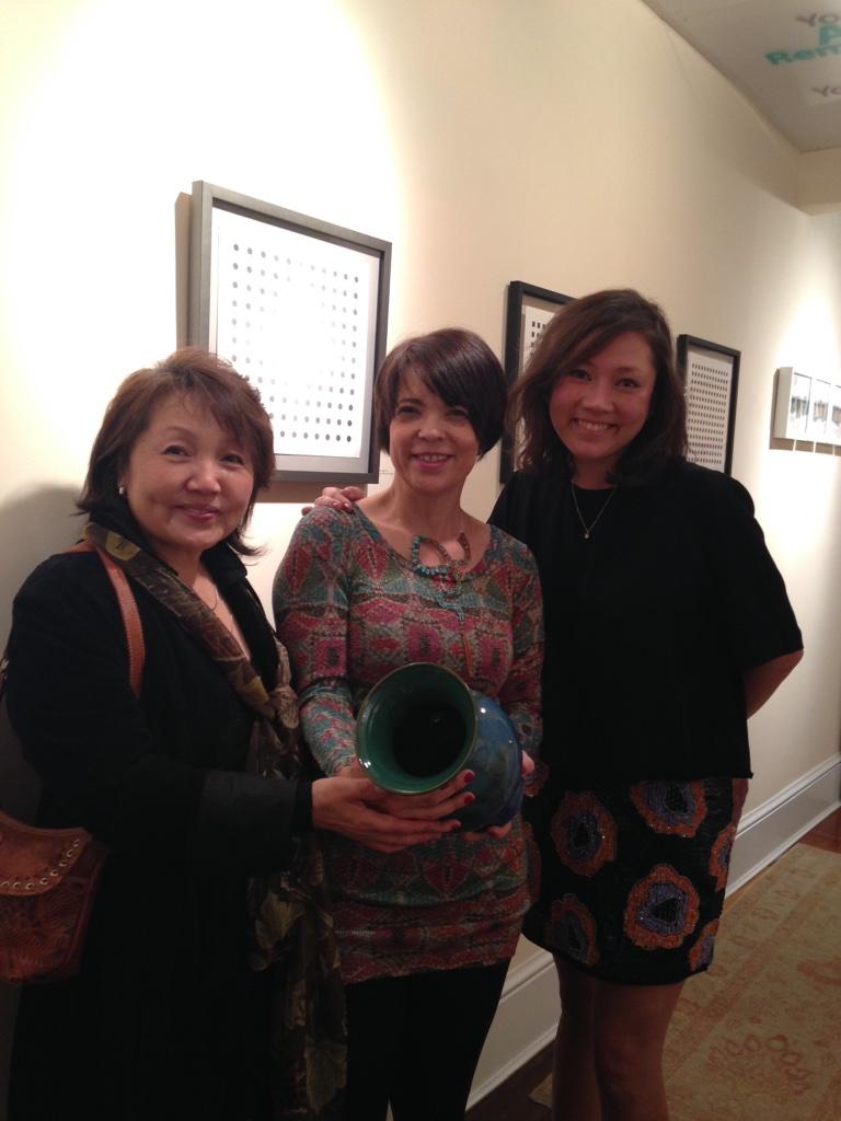 Ashley Templeton <a href="/LiveforCCulture/">Ashley Templeton</a> w/her beautiful mother Pilju &amp; Luisa Elena Vidaurre <a href="/mindeyes/">Luisa Elena VB</a> at #ChristmArts show