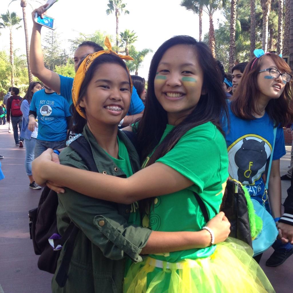 calyxleex3's tweet photo. My Artesia green monkeys!!!💚💚 #fallrally2014 http://t.co/HBjvPVf7qL