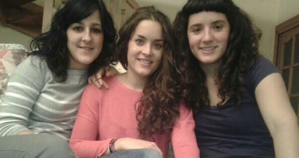 Iranzu_Go's tweet photo. Otro sabado con #laspris @ialegria89 y #mai preparandonos para el concert @KamikazeBubbles http://t.co/ddDHG3Rv3T