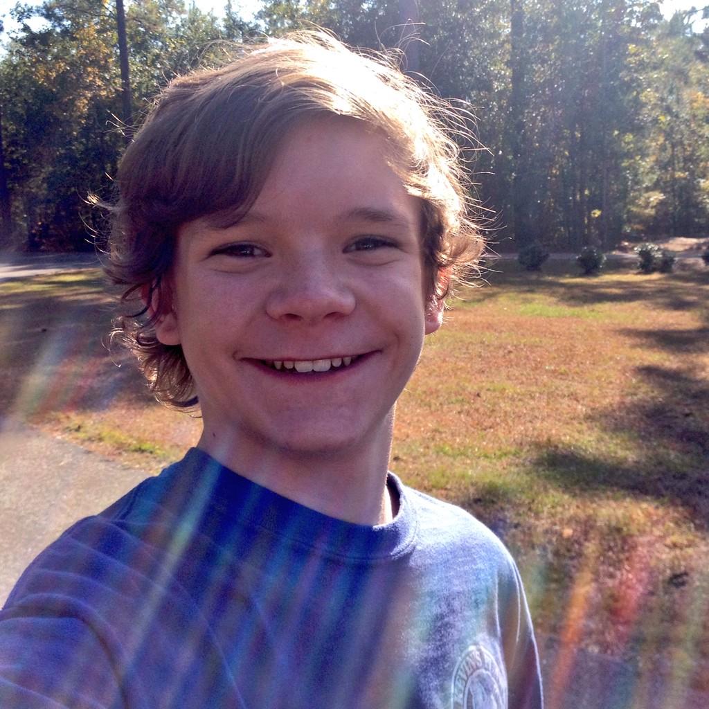 “<a href="/zacpullam12/">Zac Pullam</a>: <a href="/officialR5/">R5</a> 's new single makes me #Smile ”what girls tweet