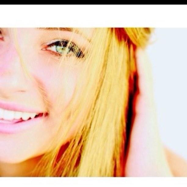 imgorgeous77's tweet photo. @SelfieC soooooooo pretty she is bae http://t.co/DKhv59h5dz