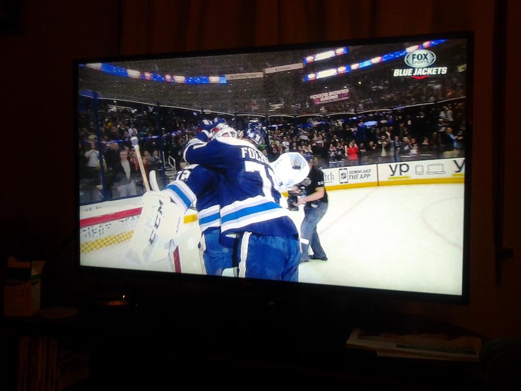 J_Mart77's tweet photo. Bromance is back! #CBJWin #CBJ http://t.co/v9zrygmBH6