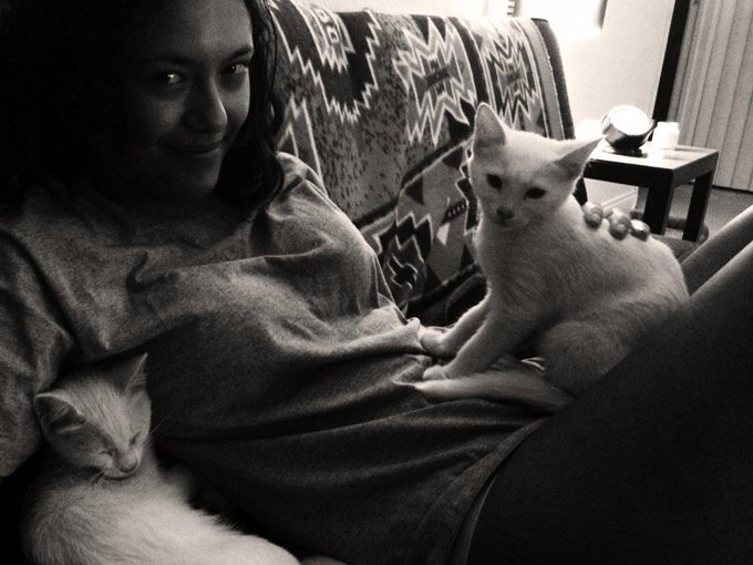 Snuggling with the kitties (: #yasss #meow http://t.co/OMjwwSPhk0<a href="/tag/yasss"class="tags">#yasss</a><a href="/tag/meow"class="tags">#meow</a>