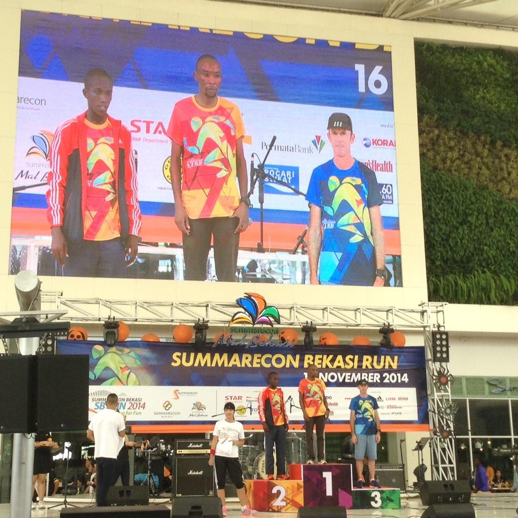 malbekasi's tweet photo. Para pemenang kategori 10K Open Male #SBRUN2014 http://t.co/I3WAuaCgSd