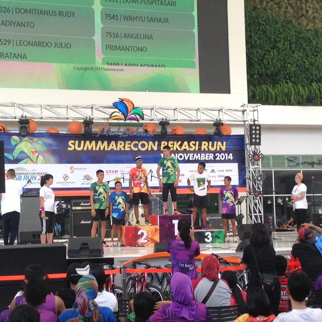 malbekasi's tweet photo. Nah ini dia para pemenang kategori 10K Close #SBRUN2014 http://t.co/GFrPBdDWIX