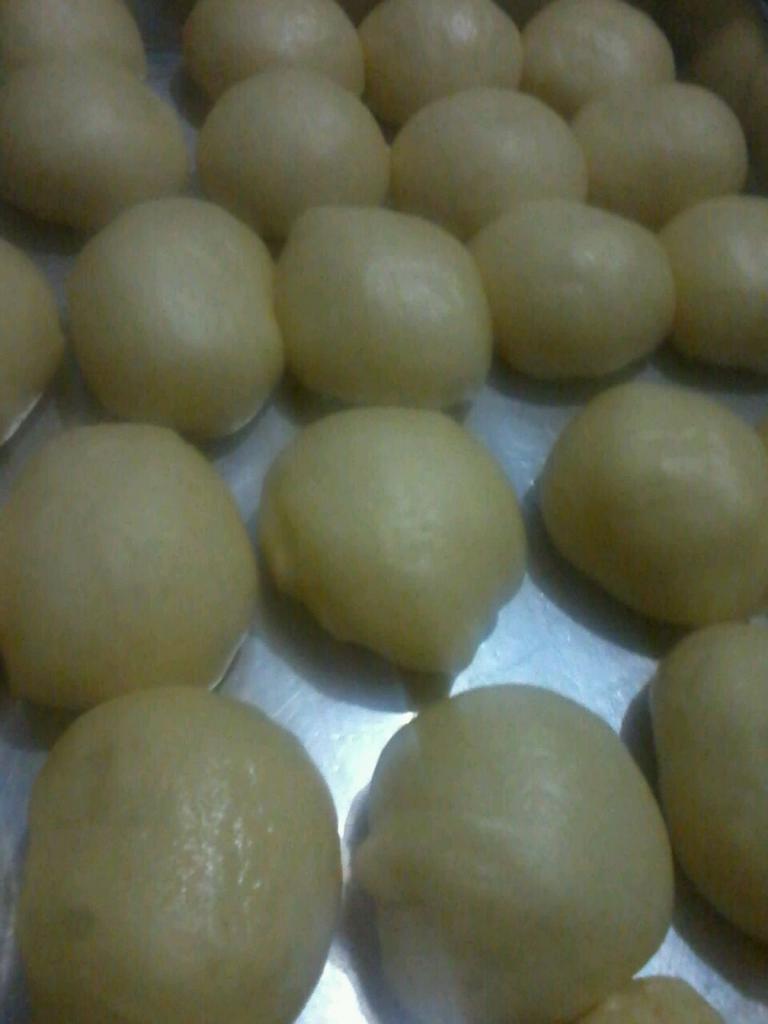 Bunderan_HI's tweet photo. The process to product our doughnuts http://t.co/jSEGmOe5yh