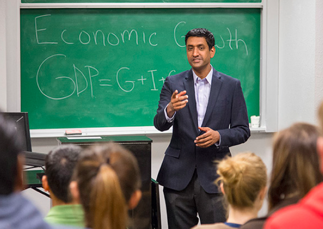 slatebiztech's tweet photo. Why Silicon Valley can't put a techie in Congress: http://t.co/gWdEjtKxGj http://t.co/0woEXmnVFA