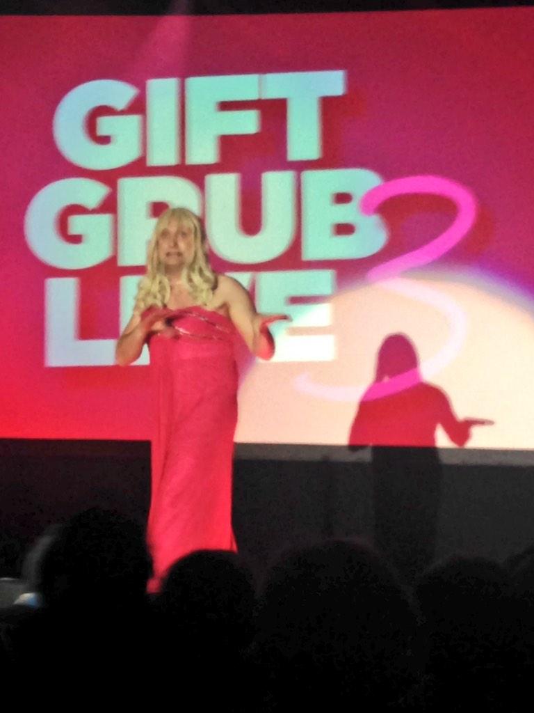 davidodonovan's tweet photo. @giftgrubmario Amazing evening @giftgrub3 Thx for the laughs! With @jolooby @ElaineLooby @timlooby @jenniferhickey3 http://t.co/DNbRIEhzks