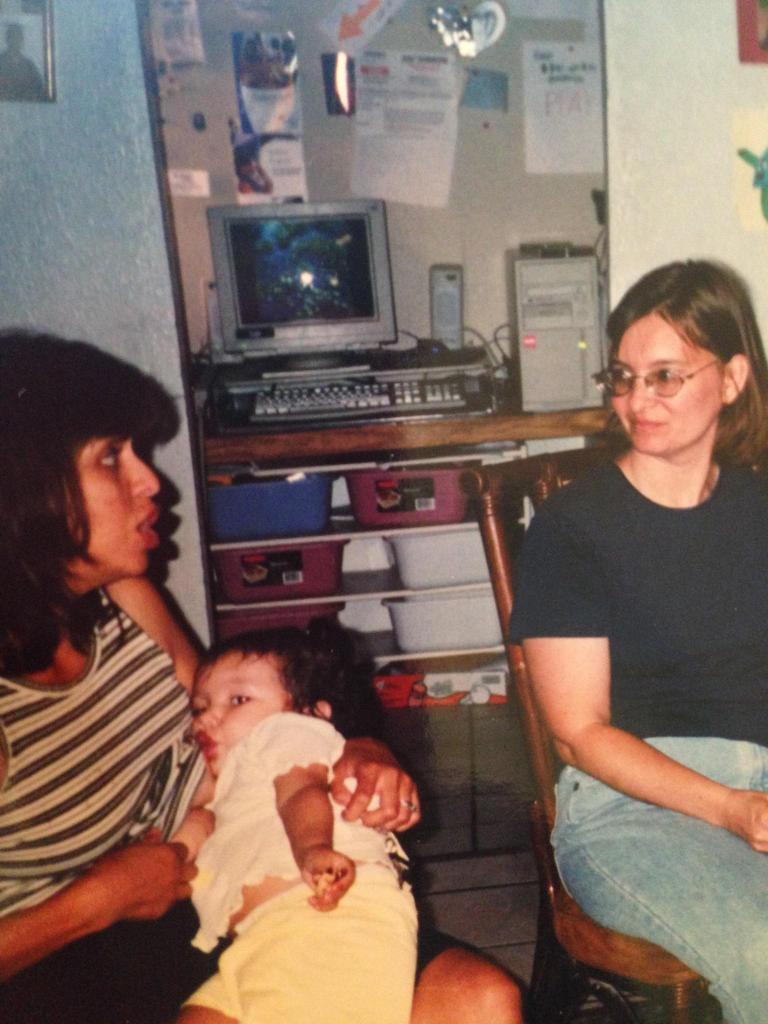 cutelips6's tweet photo. I support Alyssa Milano. Breastfeeding is a natural and beautiful gift. http://t.co/rf2T7eNTX8