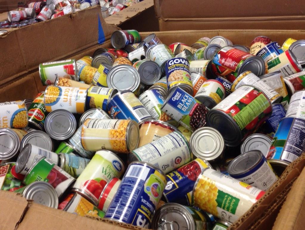 zsquaredtutor's tweet photo. Sorting food at Concerned for the Hungry to feed needy #schenectady families. http://t.co/IEym7CvR9P