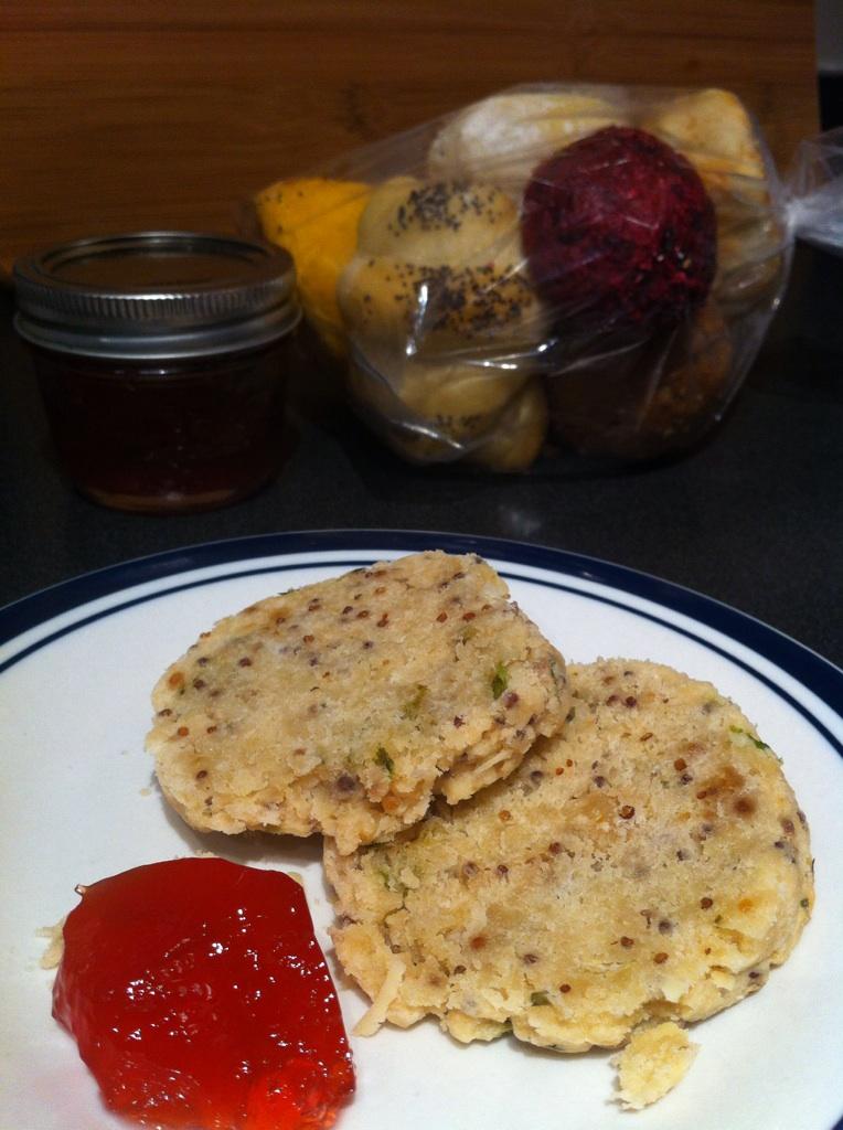 glo_chao's tweet image. Addicted 2 the deliciously savory cheddar chive &amp;amp; grainy mustard scone f Ali&apos;s Fresh Baked @StLawrenceMkt Farmers Mkt