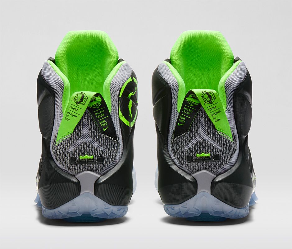 DTLRVILLA's tweet photo. Strength + Speed #DunkForce http://t.co/mzU1YObjpK http://t.co/gH4tI7VYgF