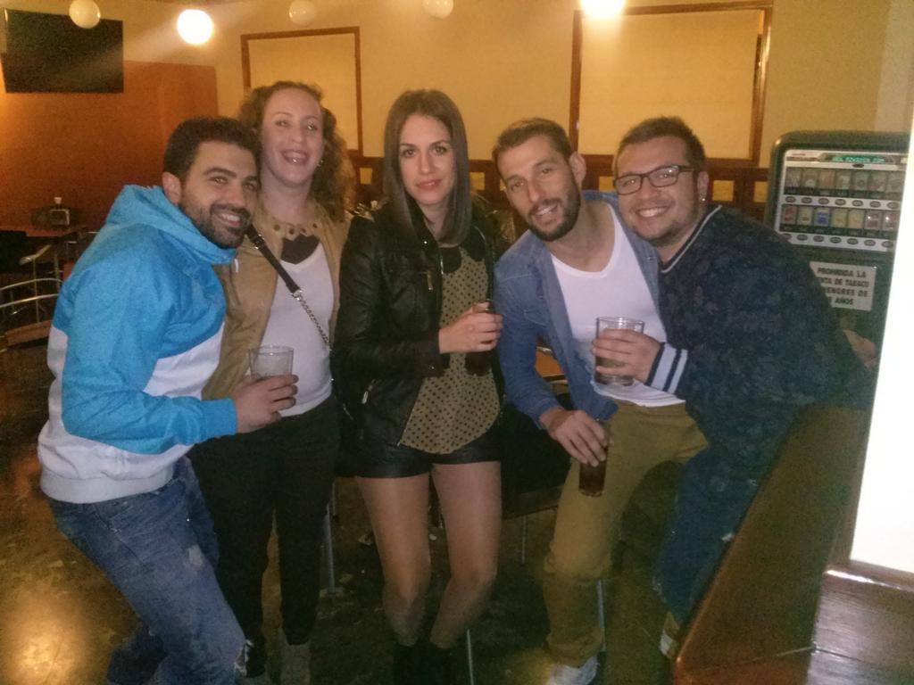 marientelas's tweet photo. Peña el grupo @maripepagarmell @XatoL46 @puntarron @Pablete_86 http://t.co/qlVSyZTsJf
