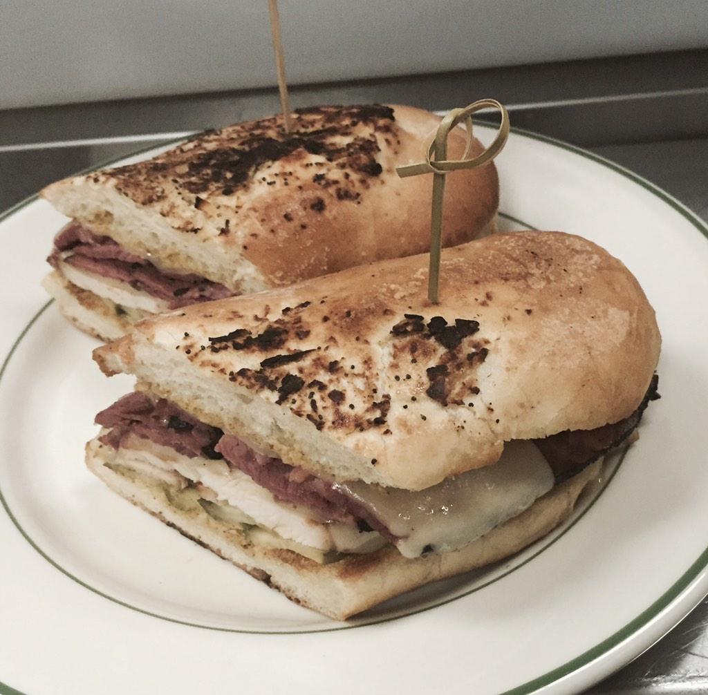 The Comfort Diner tweet media